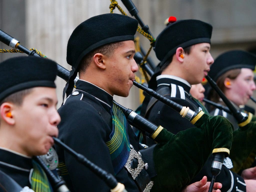 musicians playing bapgpipes